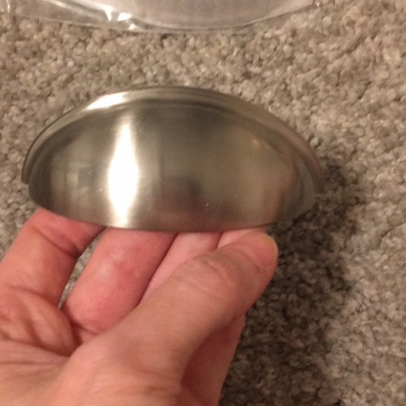 Cabinet Fixtures - Includes 6 pieces total! - Picture 3 of 11